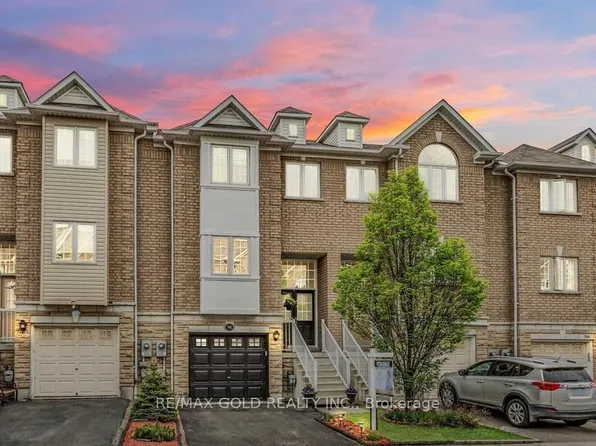 740 Maxman St, Mississauga, ON L5R 0B3