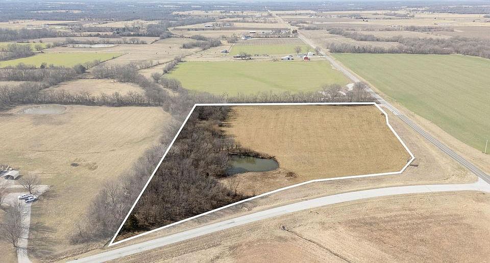1st image of 587 NW 1st Ln Tract 1
