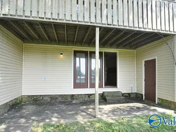 3rd image of 9014 Mahogany Row SE