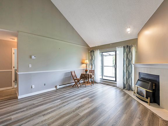 3rd image of 45875 Cheam Ave #202