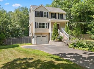 9 Bartlett St, Salisbury, MA 01952