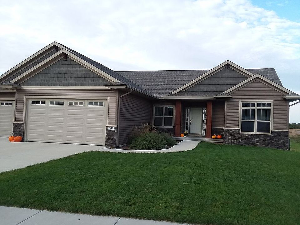 1st image of 700 Raymond Dr