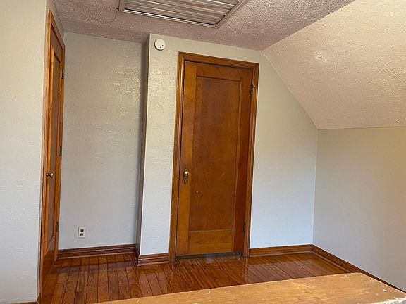 5th image of 1001 N 10th St
