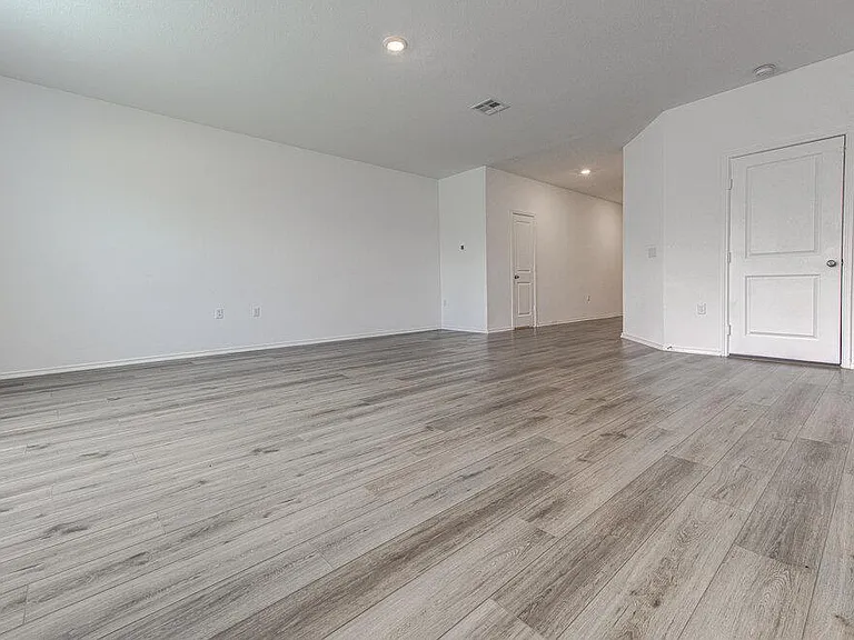2704 Shimsham Dr — Photo 18