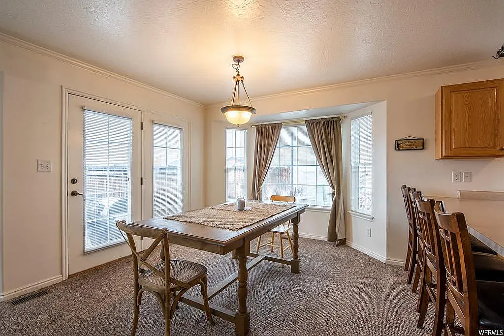 3 bed, 2.5 bath, 1708 sqft, $2,750 — Photo 2
