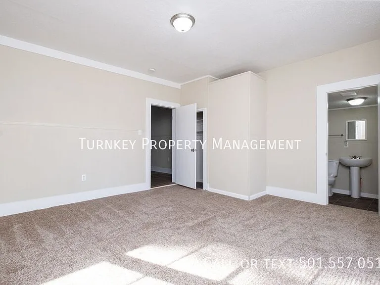 1308 W 21st St — Photo 5