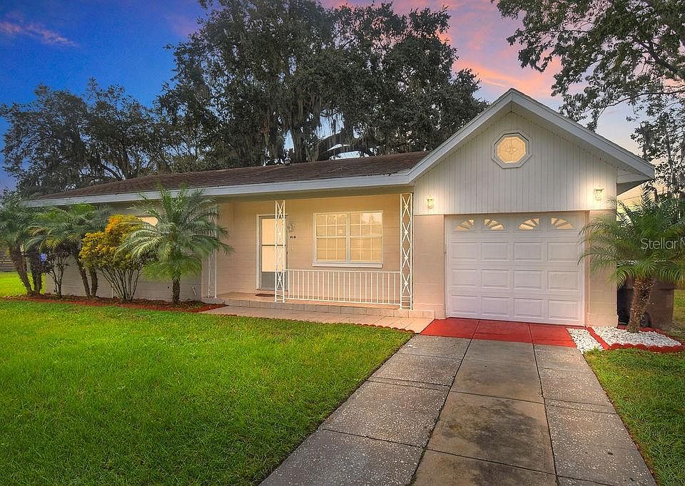 1st image of 414 Poinciana Cir