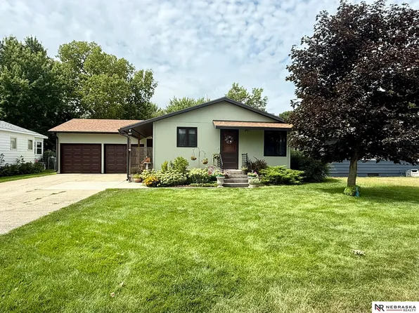 609 N Hall St, Valentine, NE 69201