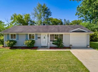 1534 Cinnamon Rd, Fort Wayne, IN 46825