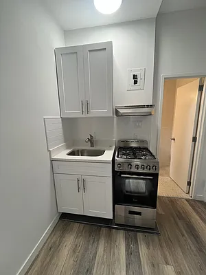 Rented by Maidman Realty Group LL | media 7