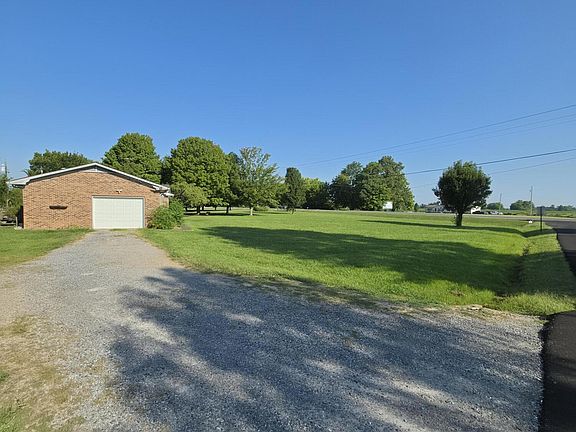 3rd image of 57 Vicksburg Estate Rd
