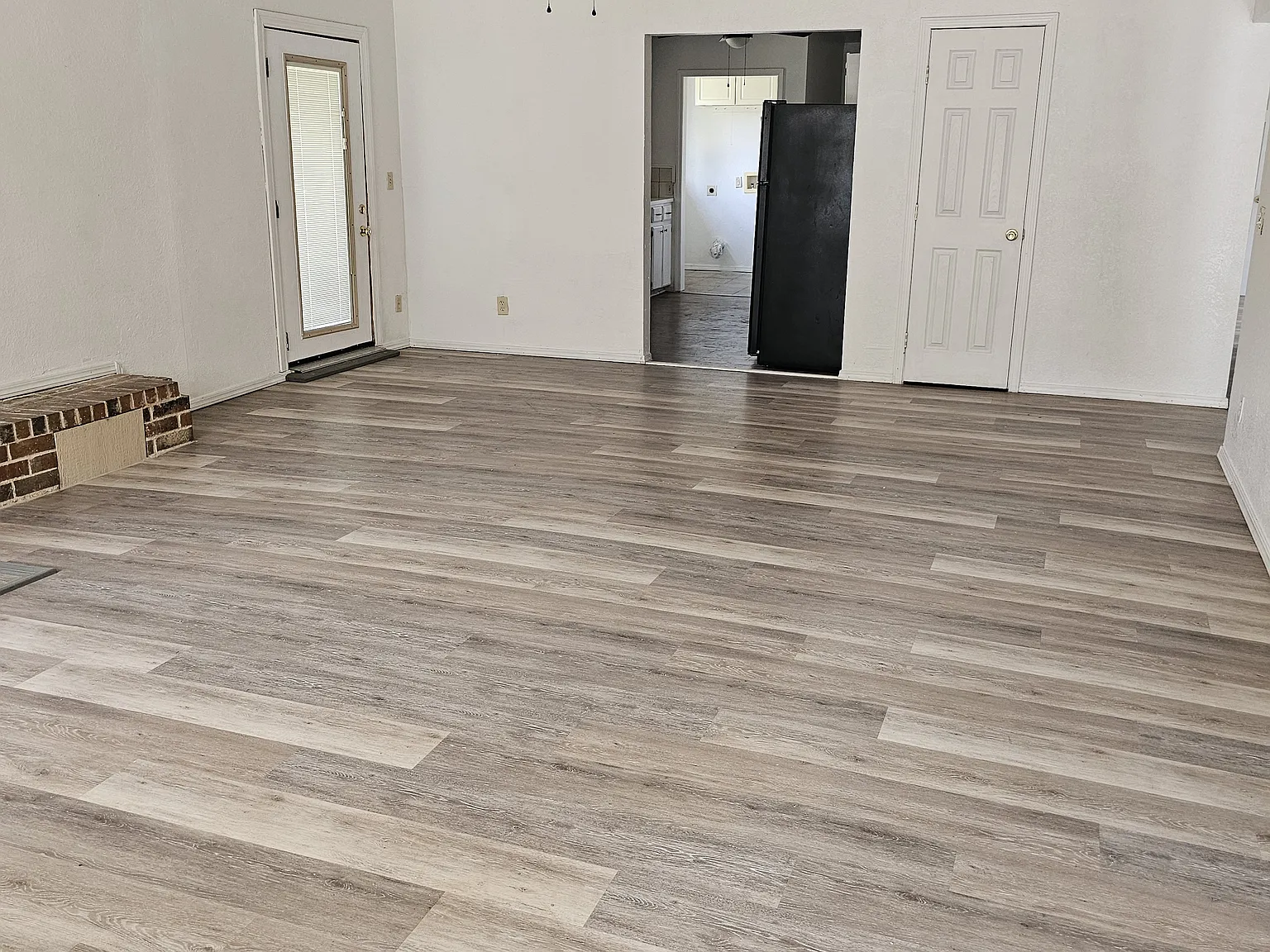 3 bed, 1.5 bath, 1468 sqft, $1,200 — Photo 2