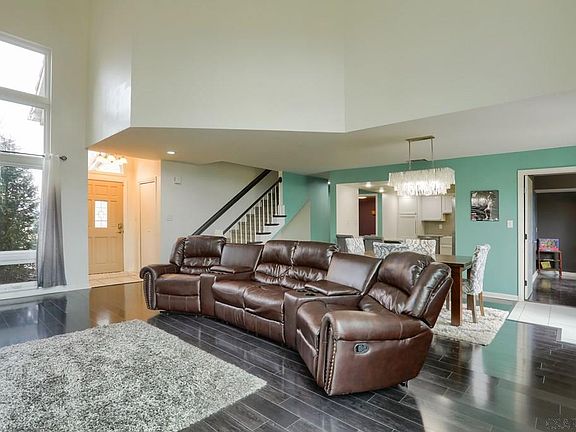 3rd image of 3528 Fairway Ct