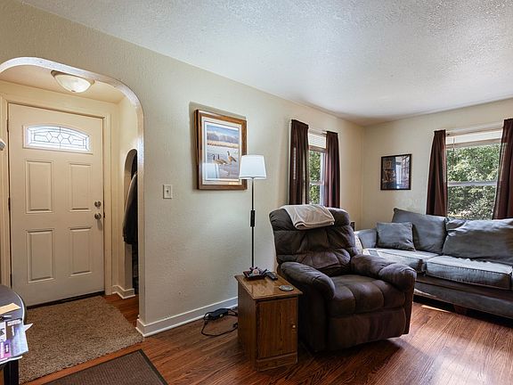 5th image of 1114 5th Ave NE