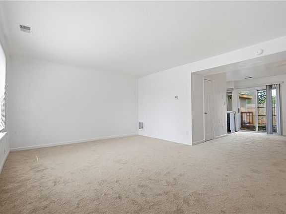 4th image of 1208 Green Cedar Ln