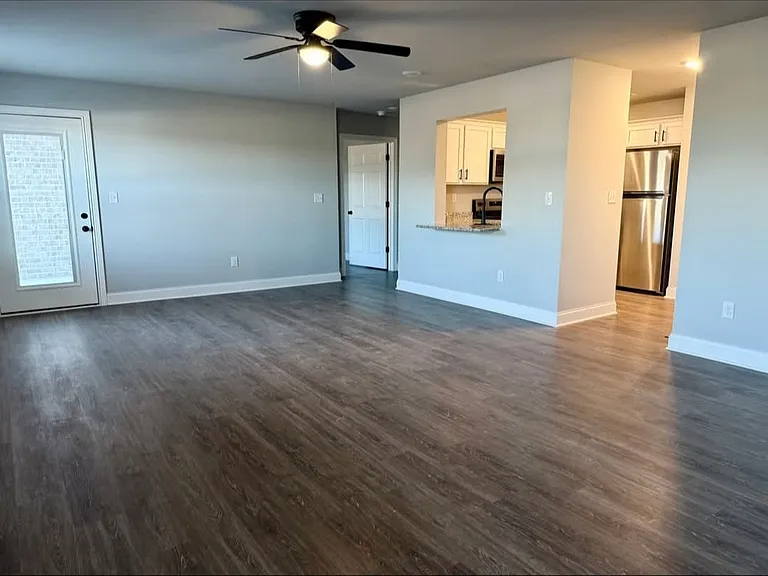 212 Palmer Ct — Photo 6