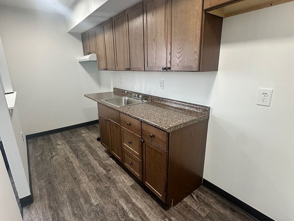 2nd image of 704 Orchard Ave #204