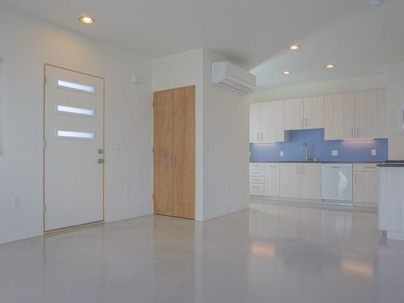 4th image of 127 Morningside Dr SE #127