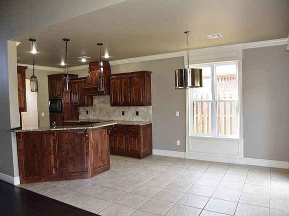 Kitchen and Breakfast Area