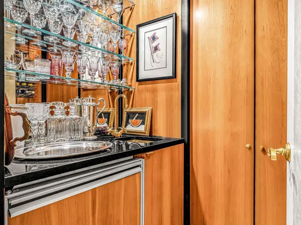 15 West 53rd Street image 13 of 14