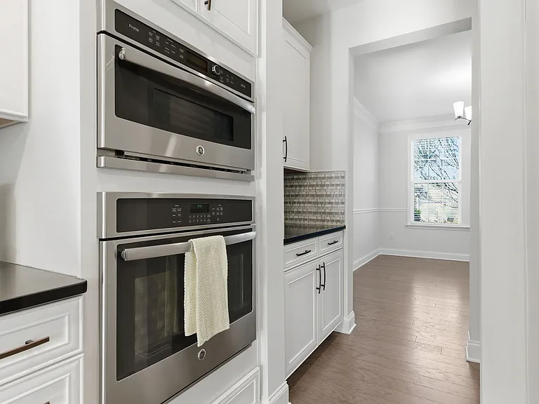 721 Vine Pond Ct — Photo 10