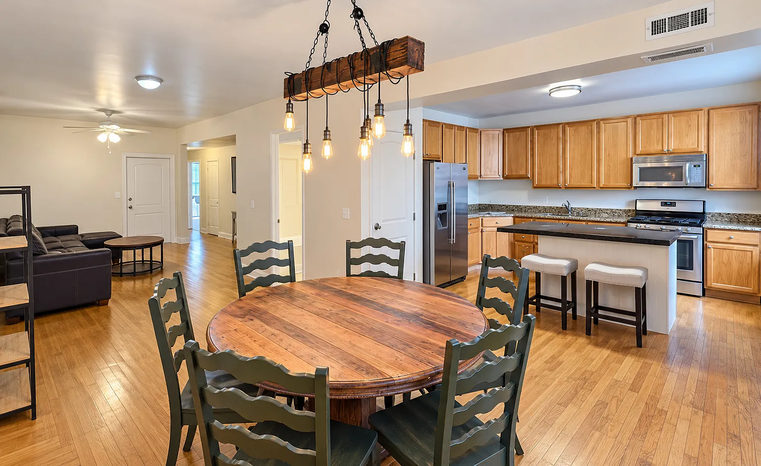 2 bed, $3,295 — Photo 2