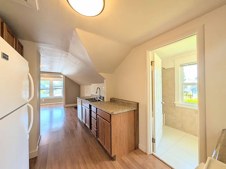 1022 Oakes Ave #B — Photo 11