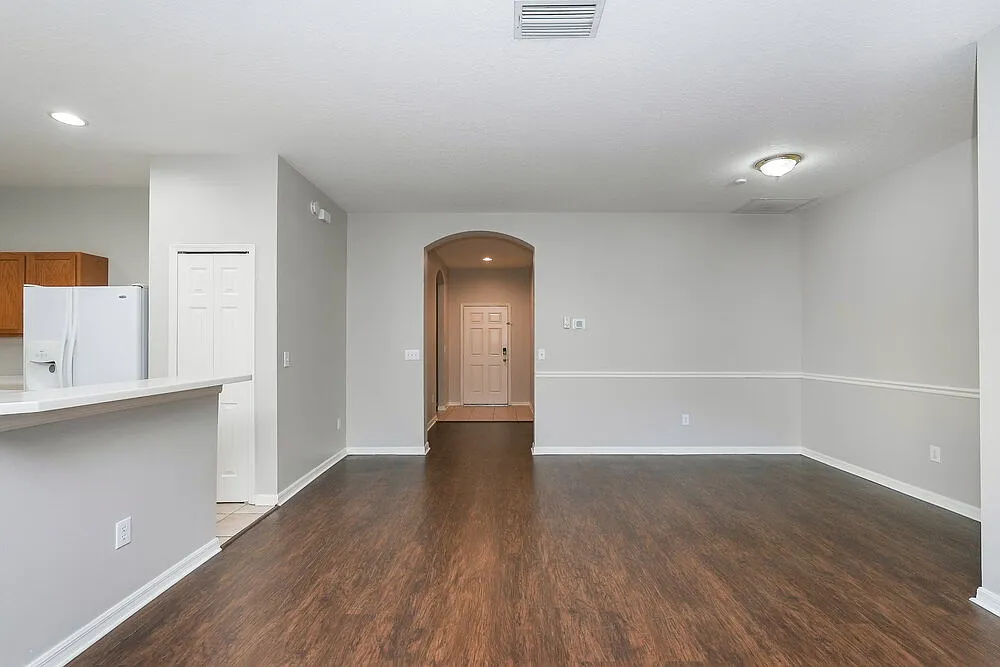 3 bed, 2.0 bath, 1530 sqft, $2,310 — Photo 3