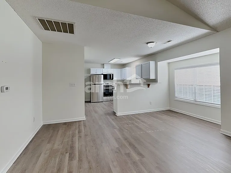 5640 Regent Village Dr — Photo 7