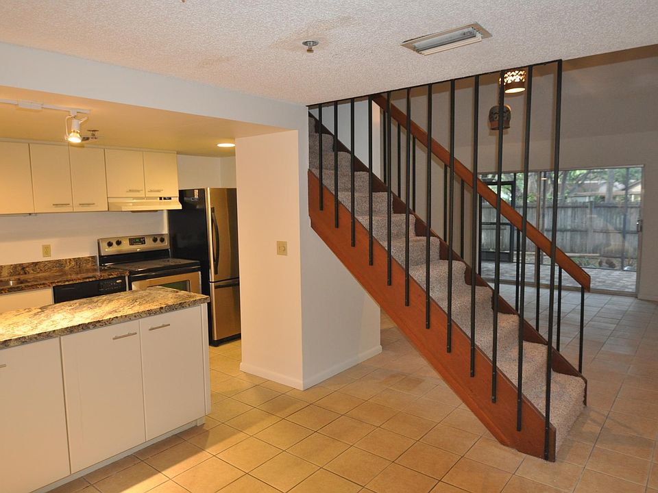 2nd image of 2237 Bispham Rd