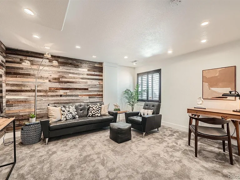 8031 E Bayaud Ave — Photo 30