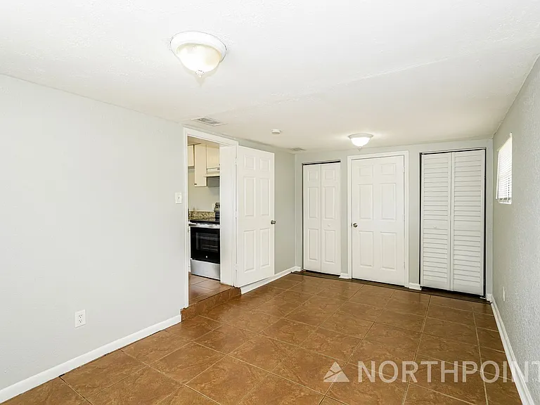 10301 N 17th St — Photo 6
