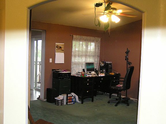 Office/Den/4th bdrm?