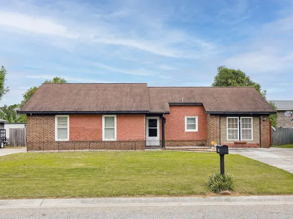 215 Horseshoe Dr, Goose Creek, SC 29445