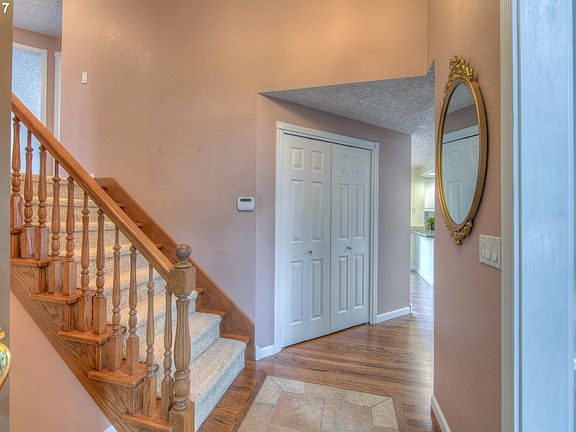4th image of 3203 NE 113th St
