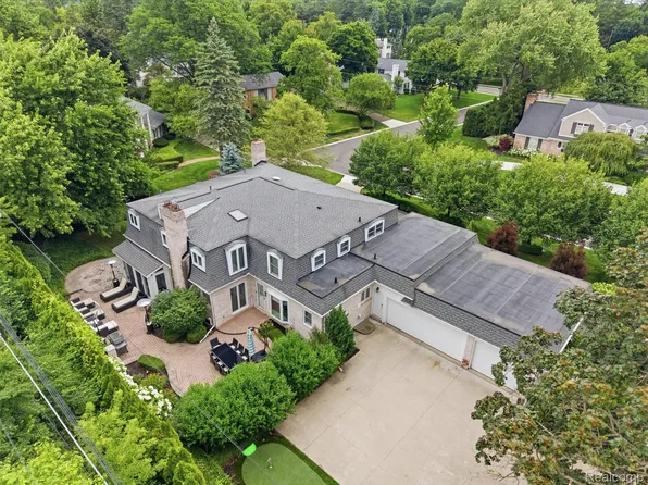 1281 Twin Maples Ln, Bloomfield Hills, MI 48301