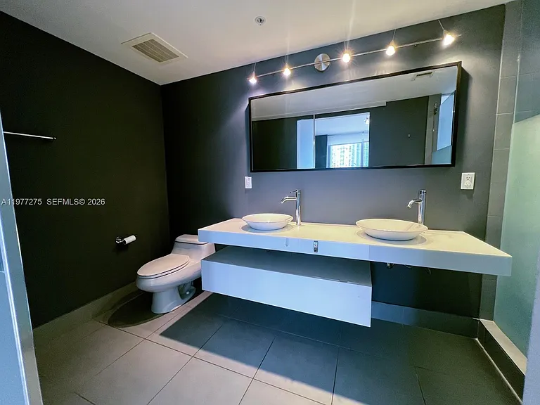 92 SW 3rd St #1801 — Photo 16