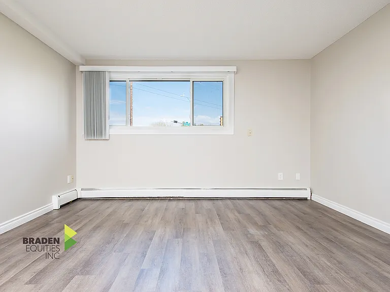 1602 Sherwood Dr — Photo 8
