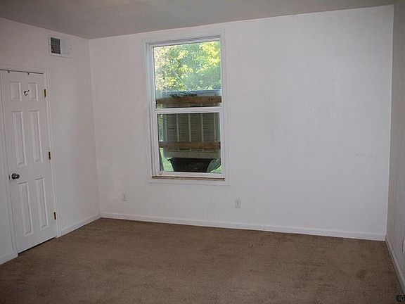 5th image of 750 W 1st St