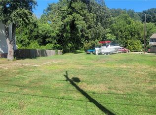 1015 Arlington Rd, Hopewell, VA 23860