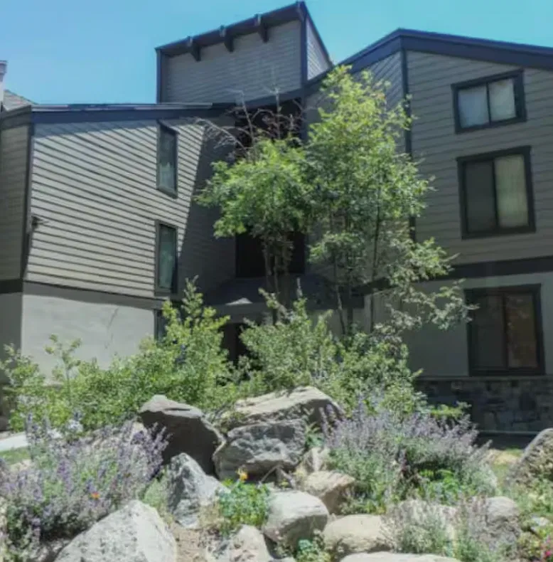 1 bed, 709 sqft, $2,400 — Photo 1