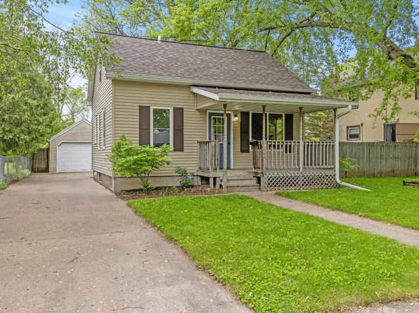 1306 Grignon St, Green Bay, WI 54301