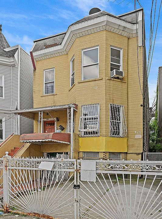 1st image of 798 Elsmere Pl