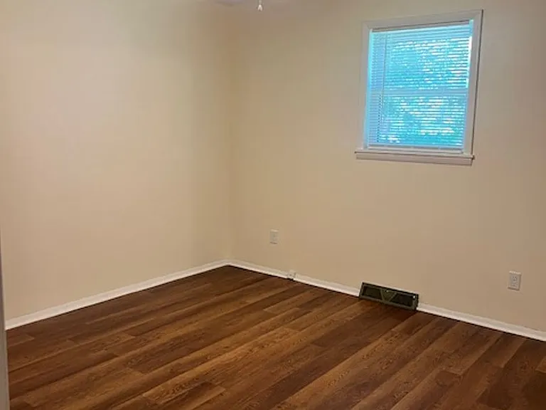 219 E Berkeley St — Photo 11