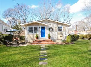 4 Wake Robin Trl, Saunderstown, RI 02874