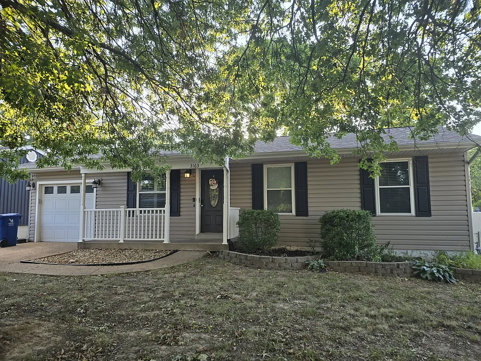 3163 Tamarack Dr