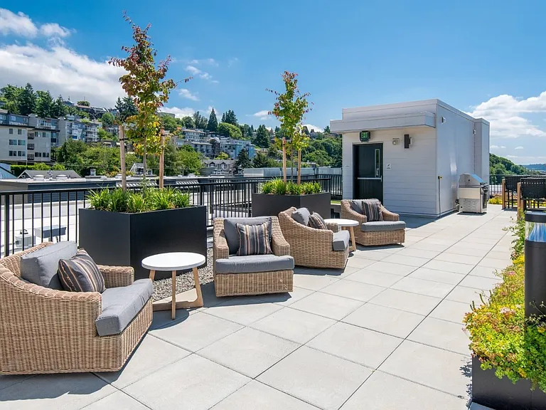 ION Queen Anne — Photo 15