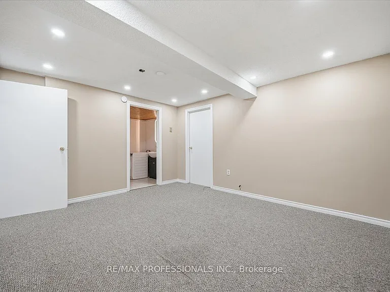1708 Woodeden Dr — Photo 14
