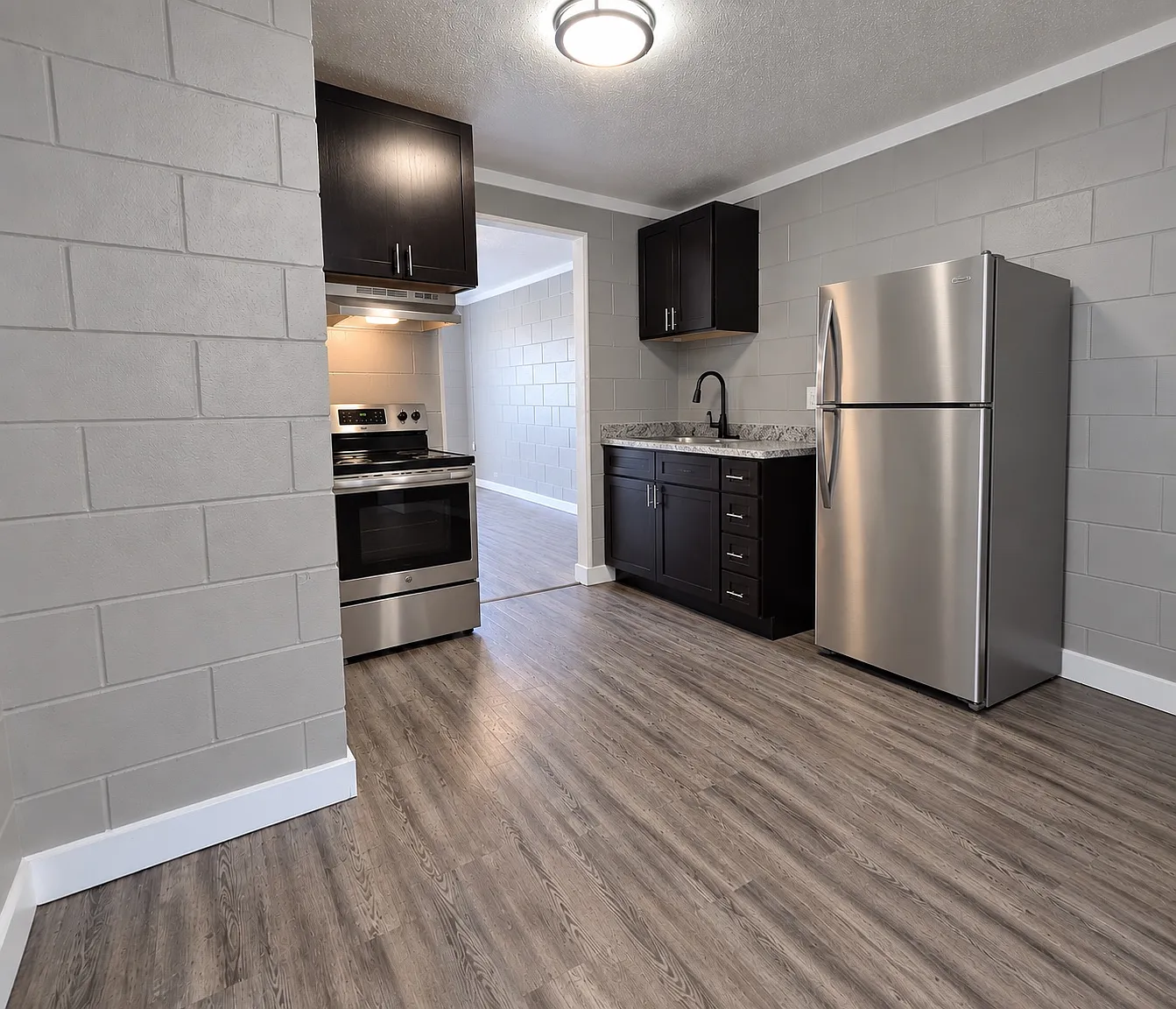 2 bed, 736 sqft, $600 — Photo 1