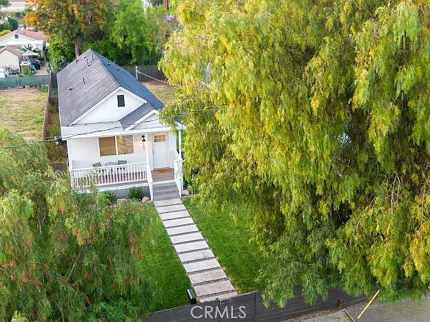 423 E Stuart Ave — Photo 39